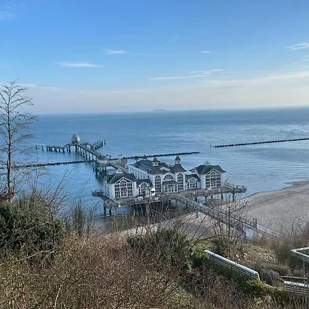 Steps From The Sea * ミデルハーゲン