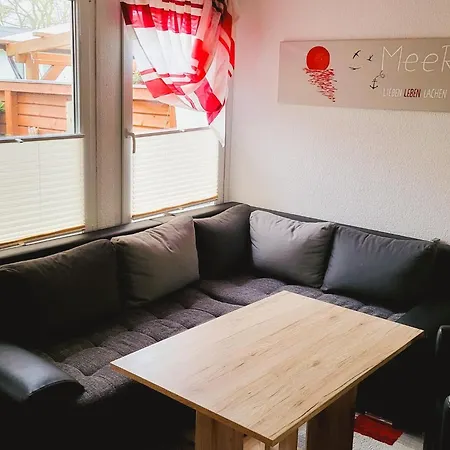 Nur Wenige Schritte Vom Entfernt * Middelhagen