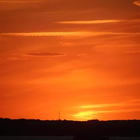 Steps From The Sea 別荘